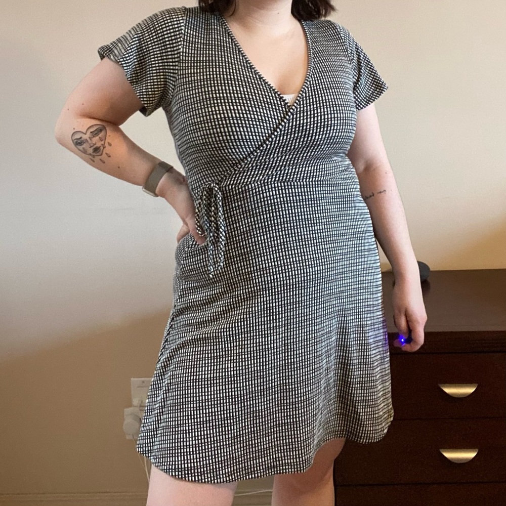caution to the wind black&white patterned wrap dress